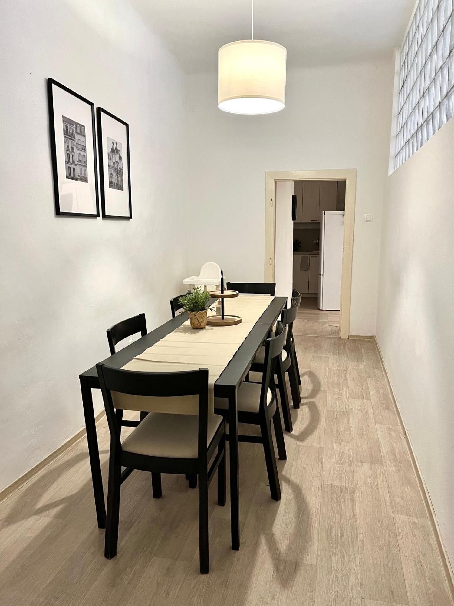 Apartment Lea - Old Town Братислава Екстер'єр фото